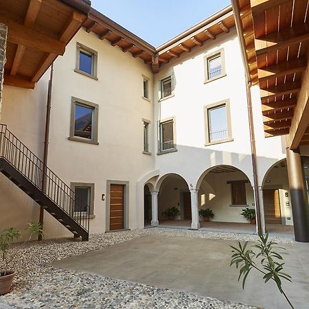 לינה וארוחת בוקר Monasterolo del Castello Palazzo Eleonora מראה חיצוני תמונה