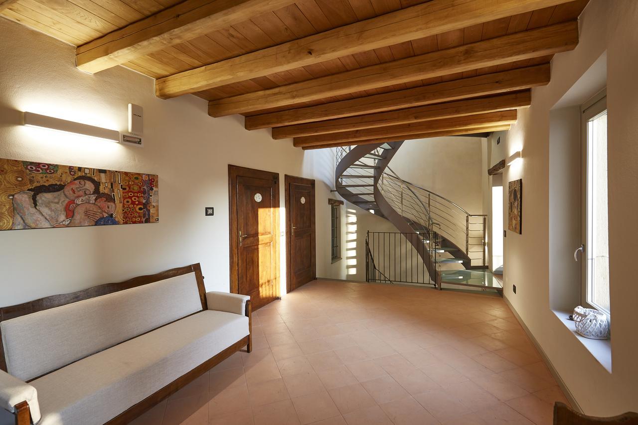לינה וארוחת בוקר Monasterolo del Castello Palazzo Eleonora מראה חיצוני תמונה